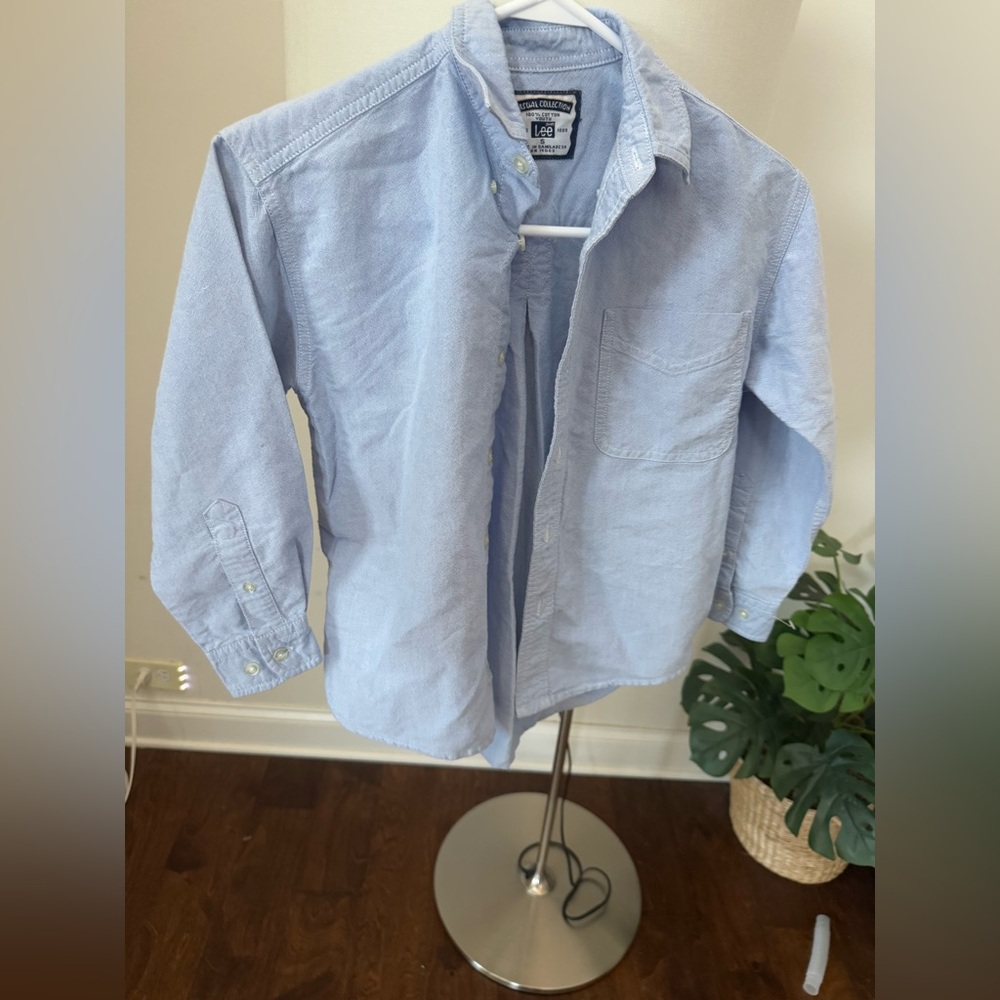 Boys Blue Button-Up Shirt youth size small like new by Lee